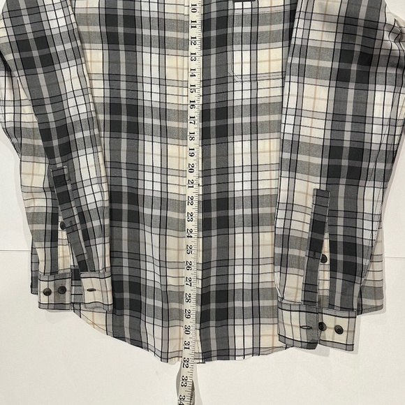 Columbia Sportswear Company Men's Shirt - Size M - Picture 8 of 15